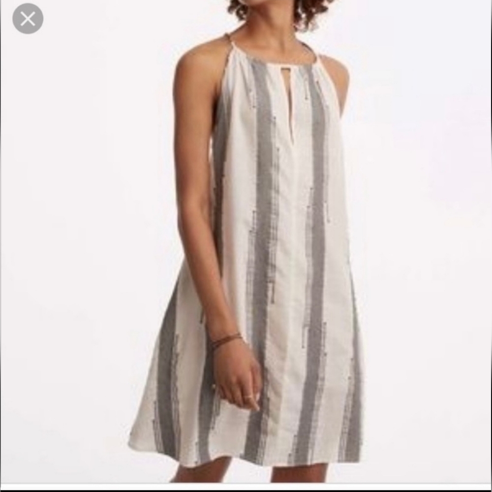 LOU & Grey Sleveless Gray And White Striped Sleeveless Dress. SIZE Small